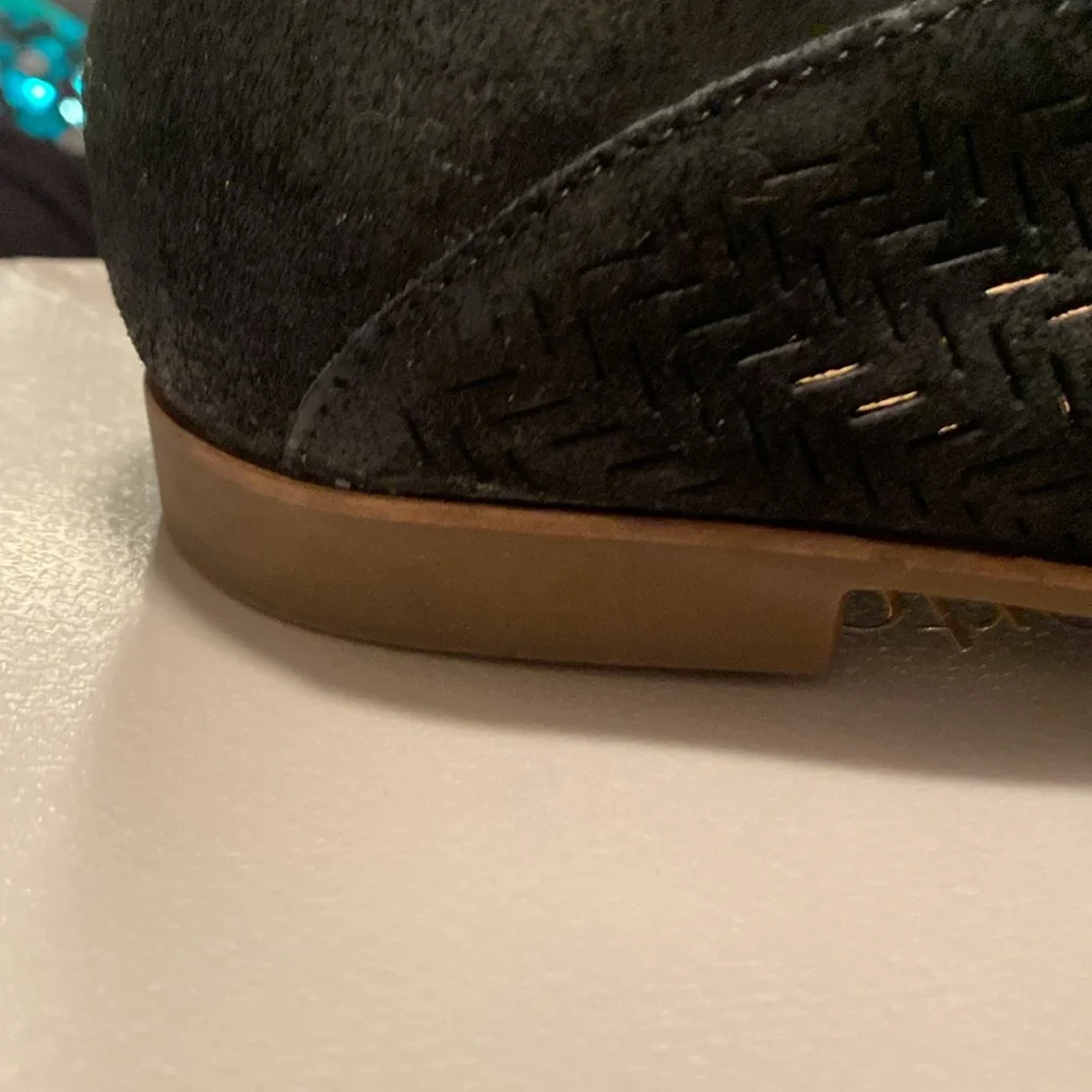 Size 9m Woman’s Loafer Shoes - Picture 9 of 9